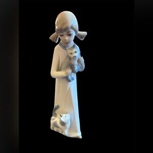 Vintage casades 9” porcelain figurine with cats